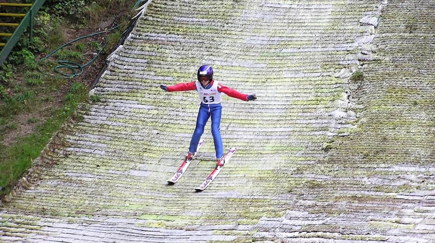 Geogitter auf Skisprungschanze